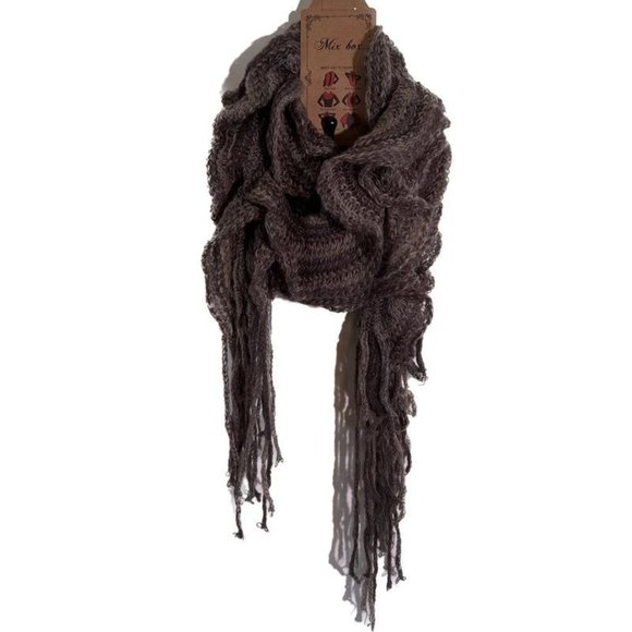 Accessories - ✨5 For $15✨ NWT Purple Grey Fringe Scarf